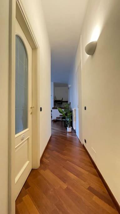 Appartamento "Iris" Milano Lunigiana In Stazione Centrale Esterno foto