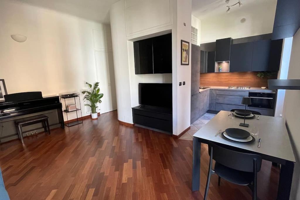 Appartamento "Iris" Milano Lunigiana In Stazione Centrale Esterno foto