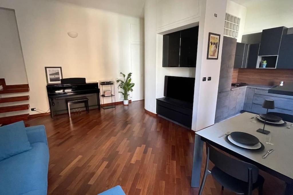 Appartamento "Iris" Milano Lunigiana In Stazione Centrale Esterno foto