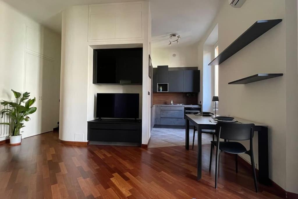 Appartamento "Iris" Milano Lunigiana In Stazione Centrale Esterno foto